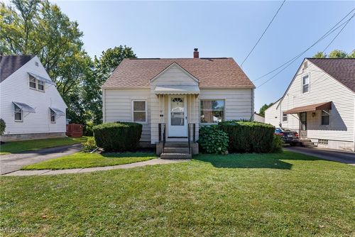 437 Joan Ave, Girard, OH, 44420-2716 | Card Image