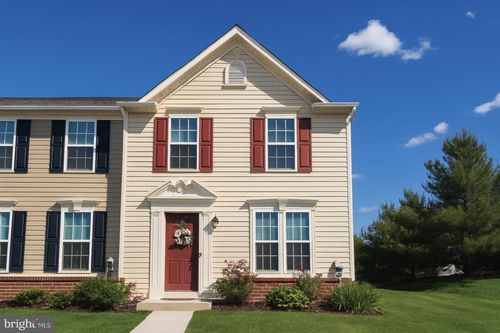 37 Erie Pl, FALLING WATERS, WV, 25419-1109 | Card Image