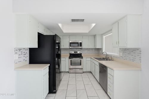 101-126 W Loma Vista Dr, Tempe, AZ, 85282-3541 | Card Image