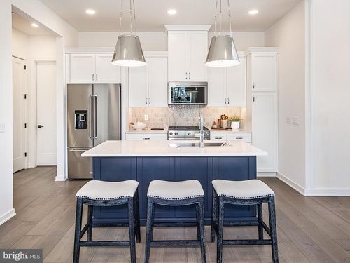 24 Oakwood Ln, SELLERSVILLE, PA, 18960-1536 | Card Image