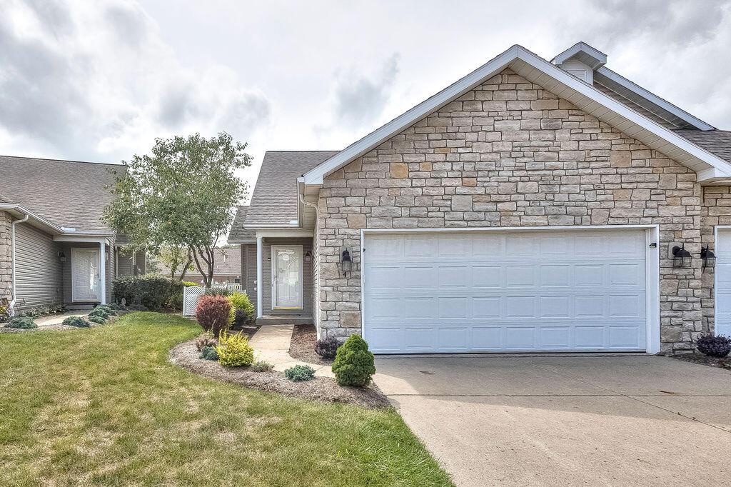 Coventry Ct, Mount Vernon, OH 43050