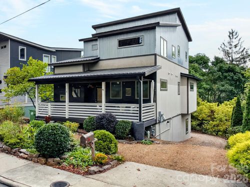 18 Sulphur Springs Rd, Asheville, NC, 28806-2620 | Card Image