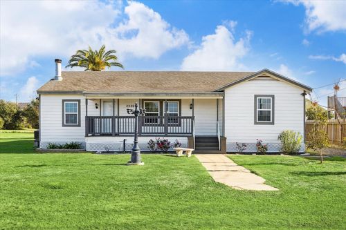 2226 103rd St, Galveston, TX, 77554-6403 | Card Image