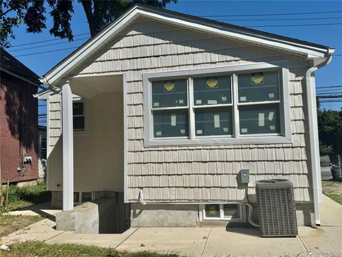 98 A Steamboat Rd, Great Neck, NY, 11024-1839 | Card Image