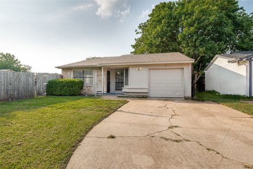 450 Weaver St, Cedar Hill, TX, 75104-2855 | Card Image