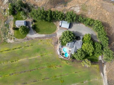 2-HOMES-83-ACRES2-PARC - 2771 Boundary Road, Home with 6 bedrooms, 3 bathrooms and null parking in Mabton WA | Image 2