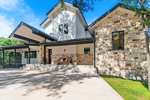 202 Hub Dr, Wimberley, TX, 78676-5413 | Card Image