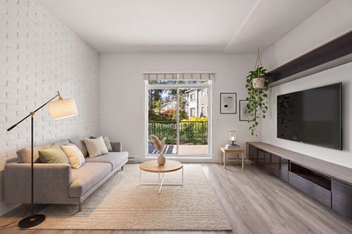 55-15340 Guildford Dr, Surrey, BC, V3R0C9 | Card Image