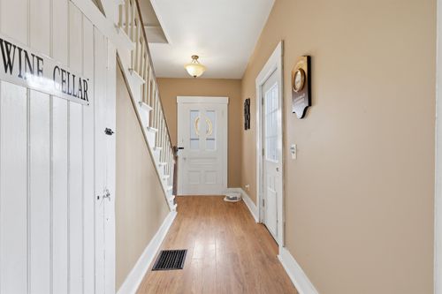 208 Academy St, Laconia, NH, 03246-3664 | Card Image