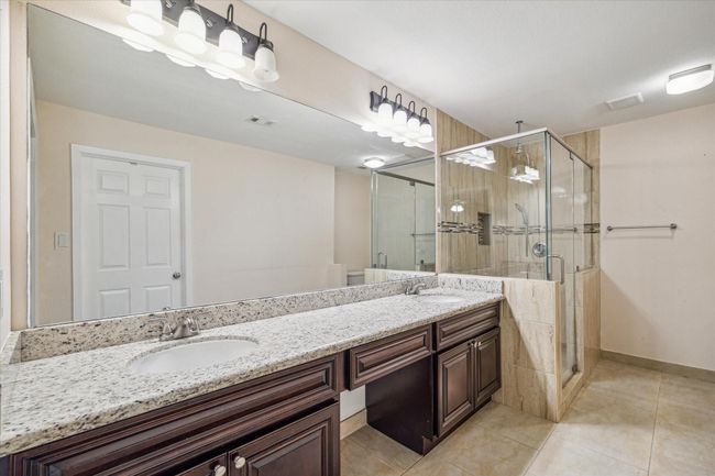 Primary Bathroom | Image 16