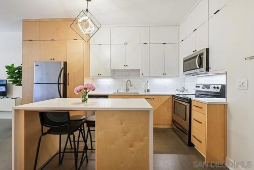 unit-103-889 Date St, San Diego, CA, 92101-8641 | Card Image