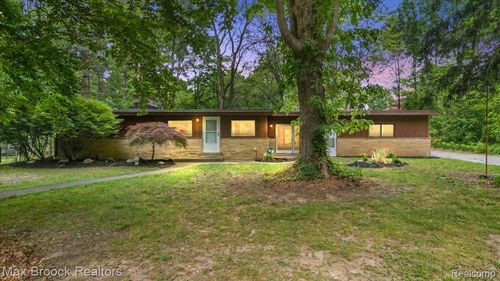 19800 Marilyn St, Northville Township, MI, 48167-2626 | Card Image