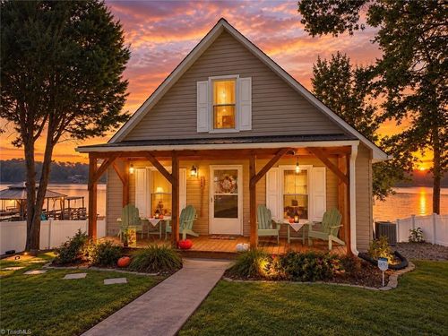 264 Lake Dr, Lexington, NC, 27295-1032 | Card Image
