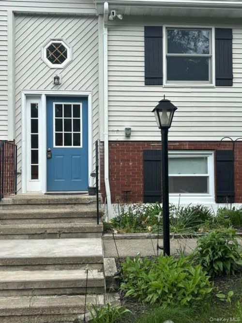 32 Louise Ln, East Fishkill, NY, 12533-5113 | Card Image