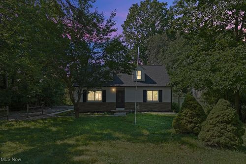 23133 Switzer Rd, Brook Park, OH, 44142-1062 | Card Image