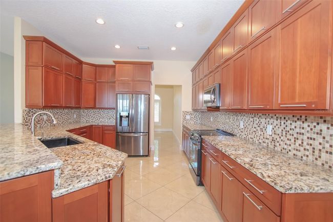 946 Allegro Ln, House other with 4 bedrooms, 3 bathrooms and null parking in APOLLO BEACH FL | Image 18