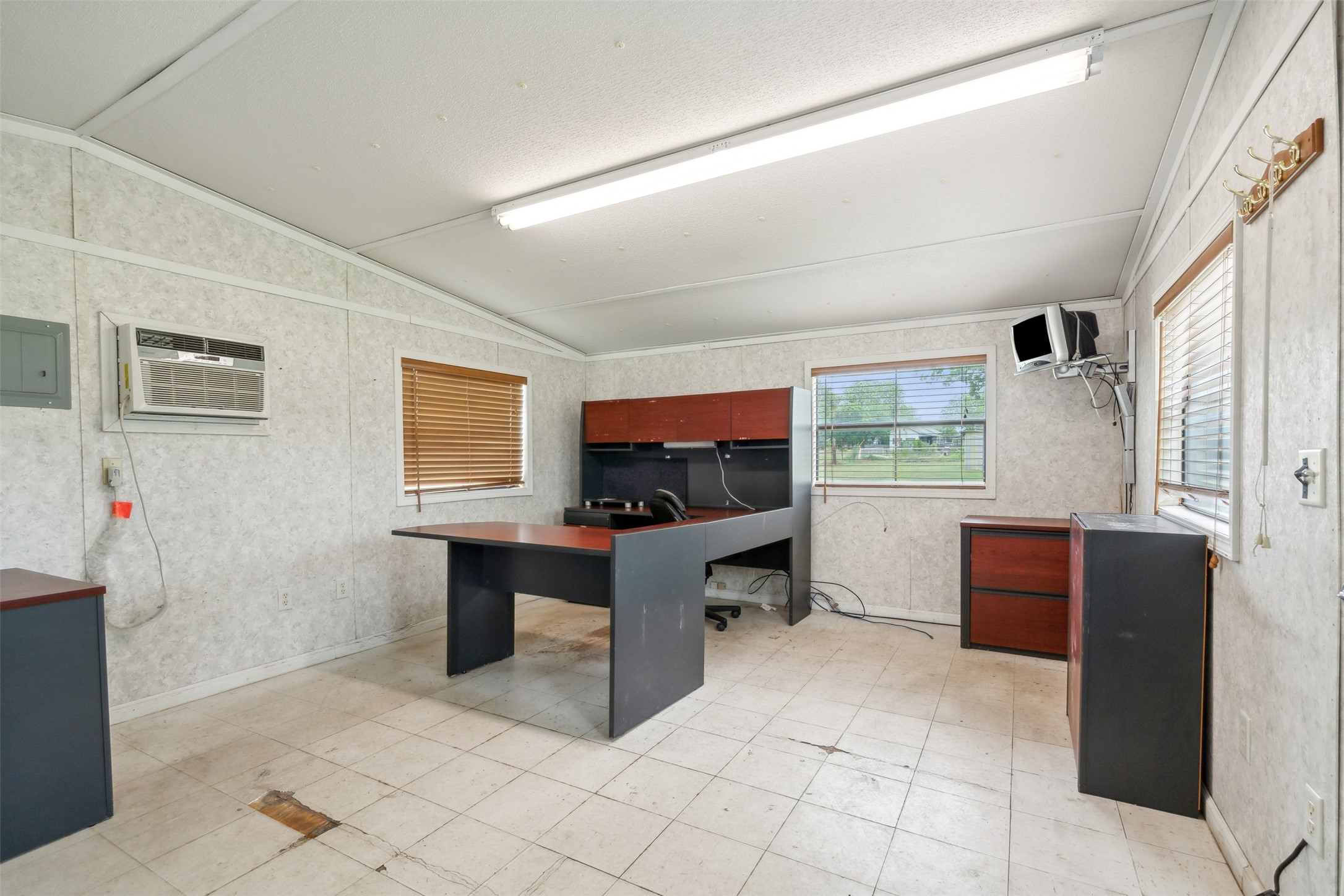 Commercial Sale in Eastland 5