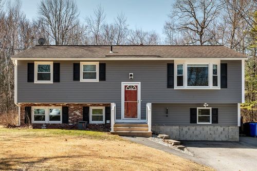 12 Westgate Rd, Derry, NH, 03038-3736 | Card Image