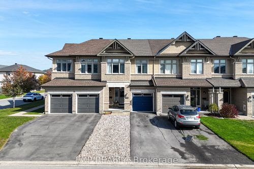 {{alt}} | Card Image