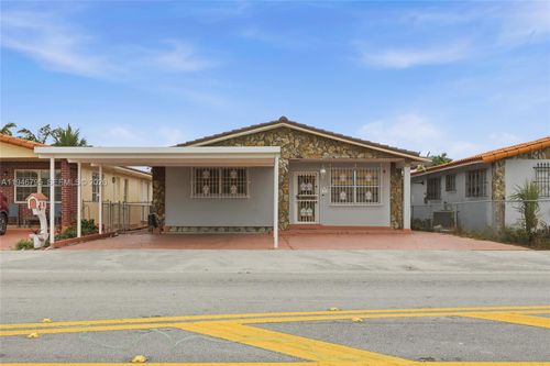 836 W 37th St, Hialeah, FL, 33012 | Card Image