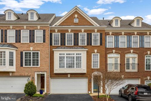 19142 Rocky Crest Ter, LEESBURG, VA, 20176-3805 | Card Image