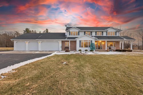 1044 Moonriver Drive, ROCKLAND, WI, 54115 | Card Image