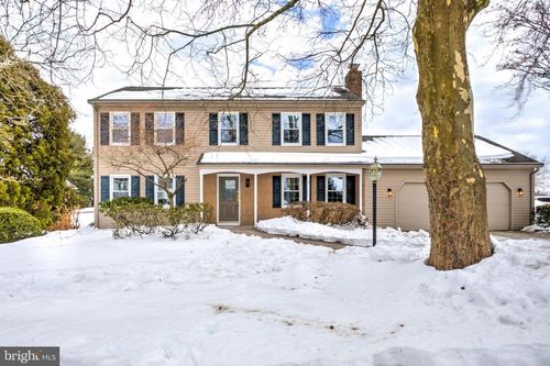 7908 Woodsbluff Run, Fogelsville, PA, 18051-1537 | Card Image