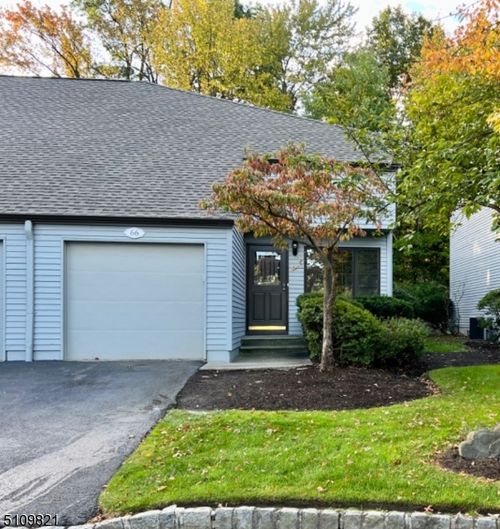 66 Stonegate Dr, Roseland, NJ, 07068-1118 | Card Image