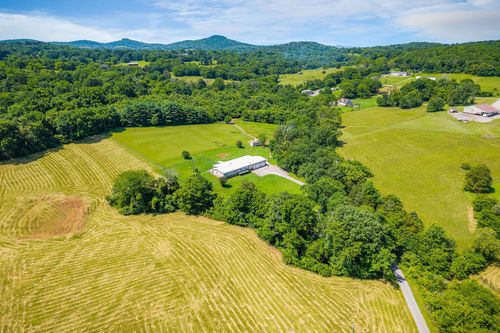 127 Grant Rd, Gordonsville, TN, 38563-4567 | Card Image