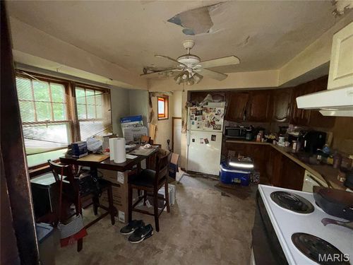 3134 La Vista Dr, Saint Ann, MO, 63074-3828 | Card Image