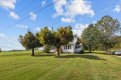 524 Highway 48 S, House other with 4 bedrooms, 2 bathrooms and 5 parking in Centerville TN | Image 2