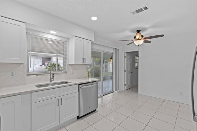 326 Circle Dr, House other with 3 bedrooms, 2 bathrooms and null parking in Palm Harbor FL | Image 16
