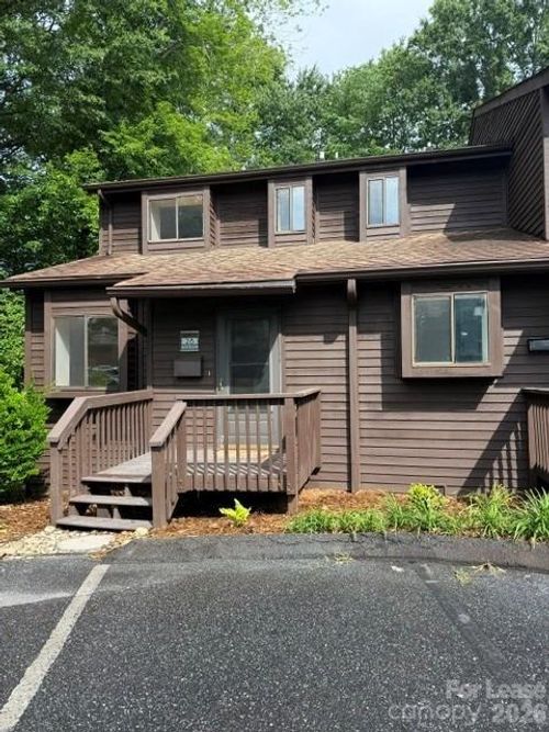 28 11th Avenue Ne, Hickory, NC, 28601 | Card Image