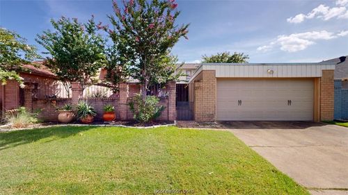 3004 Gleneagles Ct, Bryan, TX, 77802-2131 | Card Image