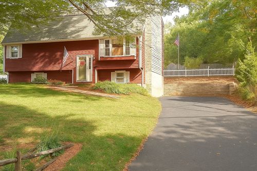 37 Elmwood St, Auburn, MA, 01501-2639 | Card Image