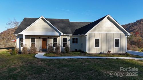 70 Knox Best Street, Clyde, NC, 28721 | Card Image