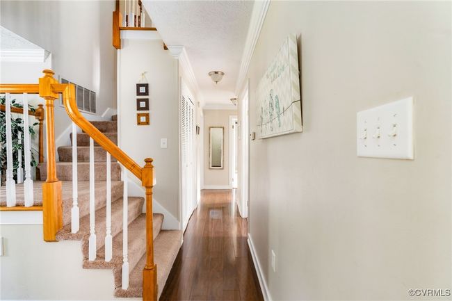 The foyer and stair case | Image 23