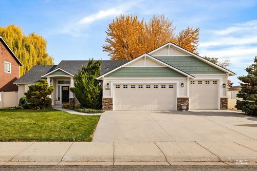 2818 N Sharon Ave, Meridian, ID, 83646-6346 | Card Image