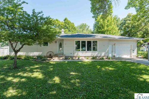 19 W Higbie Avenue, Minnesota Lake, MN, 56068 | Card Image