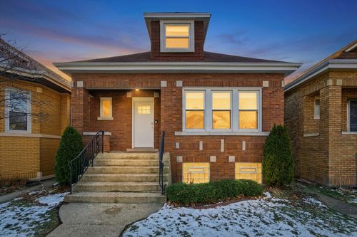 4935 W Carmen Ave, Chicago, IL, 60630-2423 | Card Image