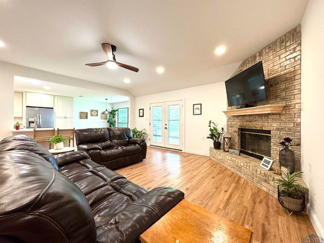 2012 W Lake Dr, House other with 3 bedrooms, 2 bathrooms and null parking in Gladewater TX | Image 21