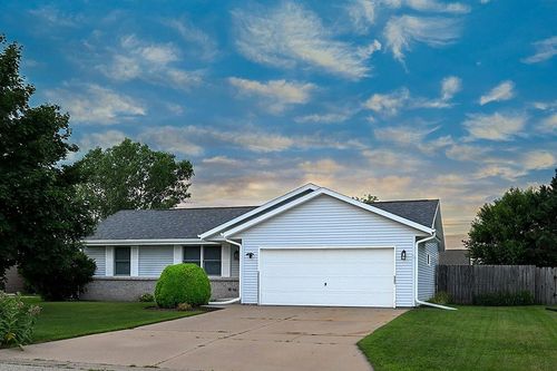 3840 Braemore Dr, Janesville, WI, 53548-9241 | Card Image