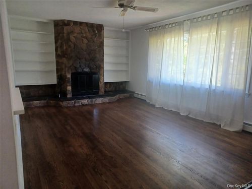 2 E Willow Tree Rd, Spring Valley, NY, 10977-1117 | Card Image