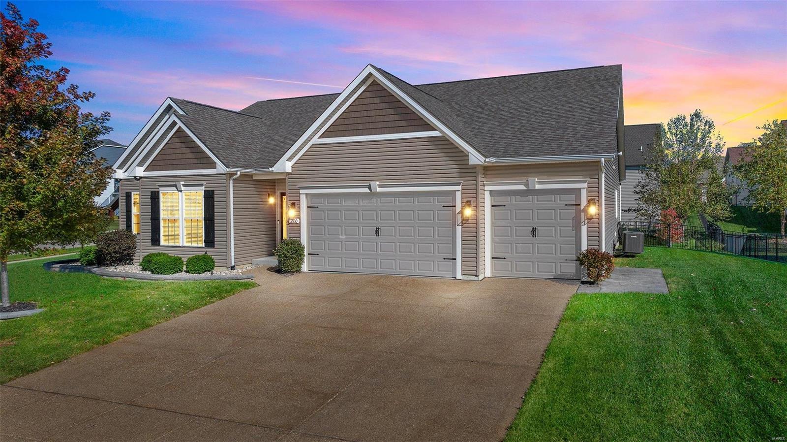 200 Redmond Pines Drive, For Sale in Wentzville Zoocasa
