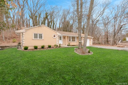 263 N Country Rd, Smithtown, NY, 11787-2141 | Card Image