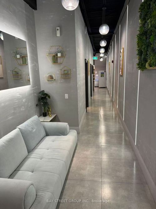 405 Dundas Street W, Toronto, ON, M5T1G6 | Card Image