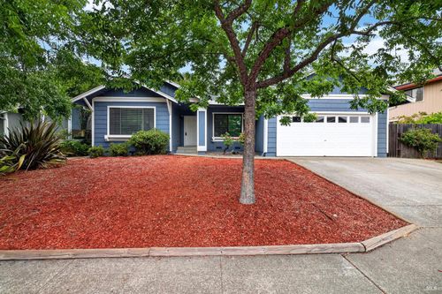 527 Mallory Ave, Windsor, CA, 95492-8885 | Card Image