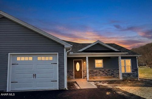 121 Red Tail Cir, Duncansville, PA, 16635-1922 | Card Image