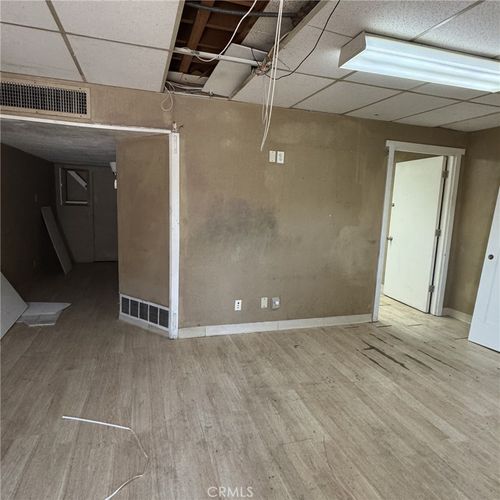 618 N Fulton St, Fresno, CA, 93728-3404 | Card Image