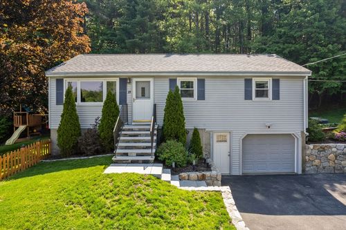 21 Michigan Dr, Hudson, MA, 01749-3120 | Card Image